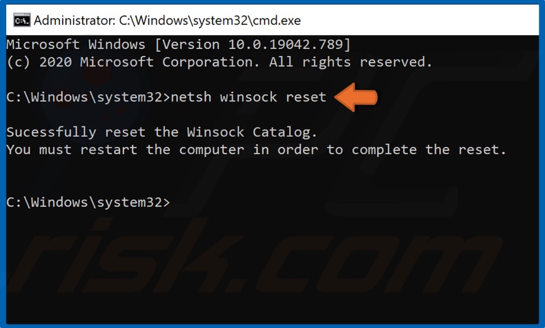 Escriba netsh winsock reset en el símbolo del sistema y presione la tecla Enter